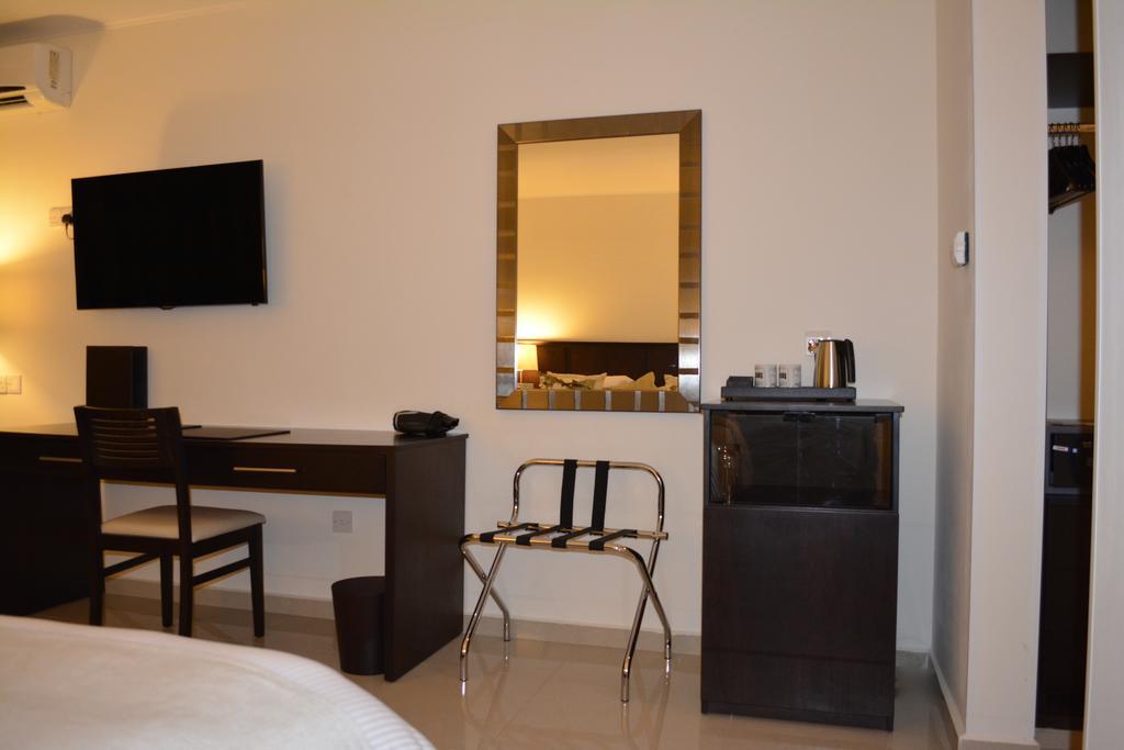 New Brookfields Hotel Freetown Room photo