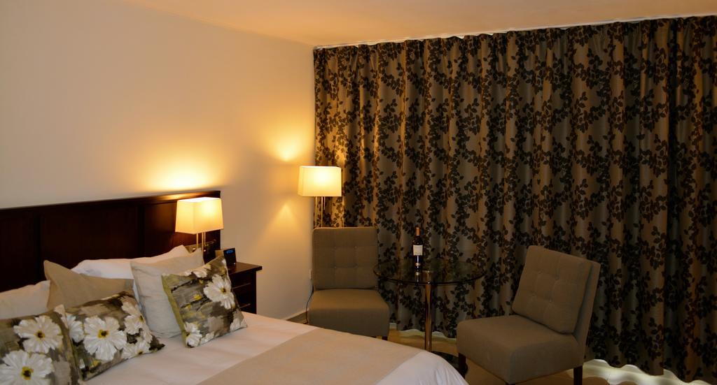 New Brookfields Hotel Freetown Room photo