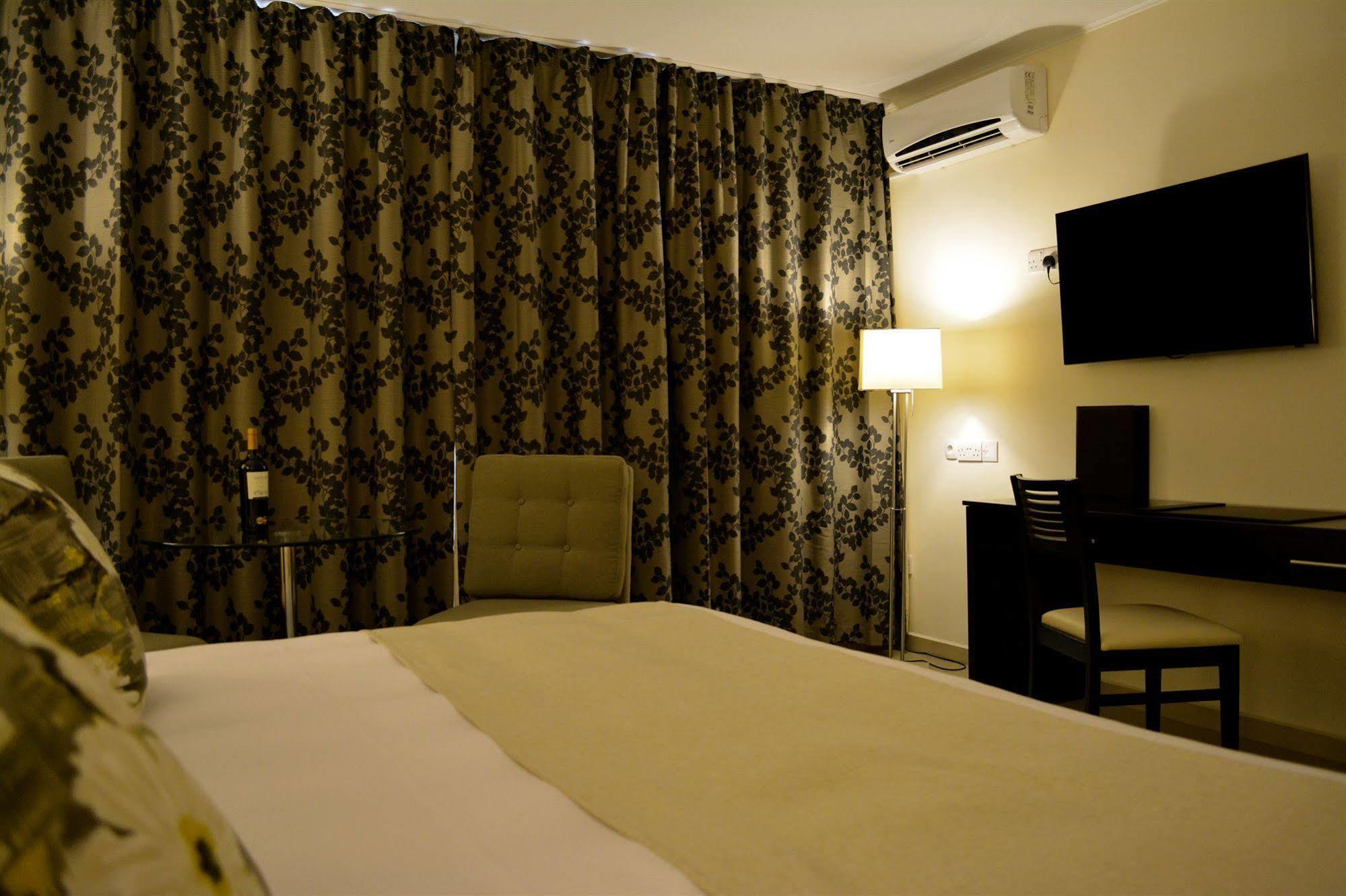 New Brookfields Hotel Freetown Exterior photo